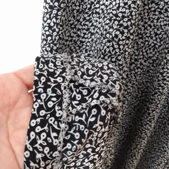 Handmade Dress Ditsy Floral 36.5"B 31"W Black White Mennonite - Picture 6 of 12